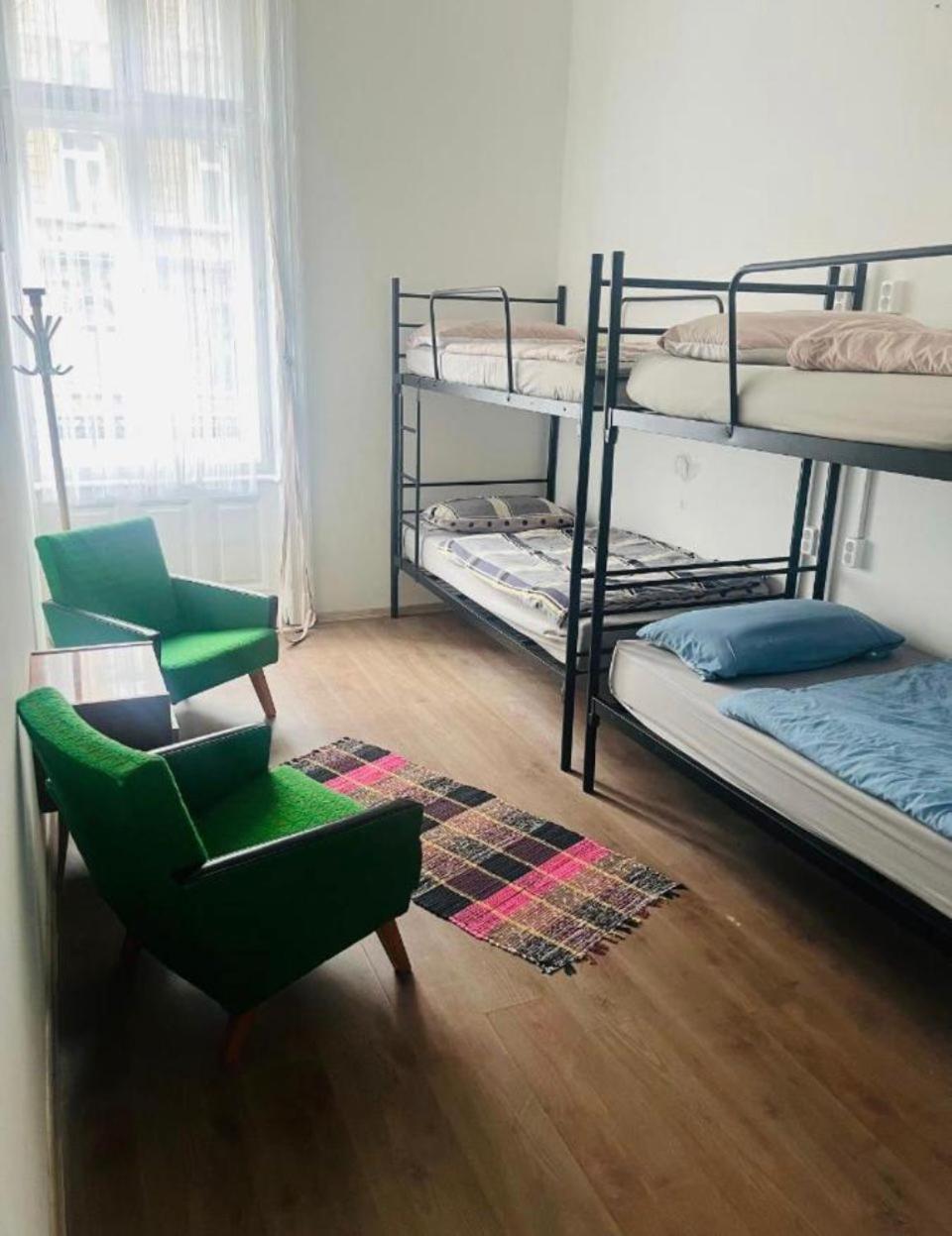 Ejjeli Majom Hostel Budapest Exterior foto